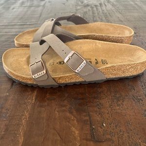 Birkenstock Yao leather sandals